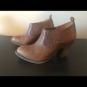 Frye Ilana Shootie Size 8